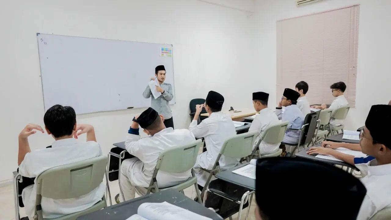 SMP IISS: Membentuk Generasi Qurani yang Cerdas dan Berakhlak Mulia
