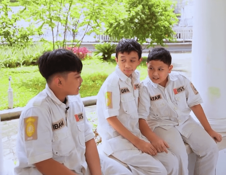 Jangan Berburuk Sangka dan Menggunjing Orang Lain