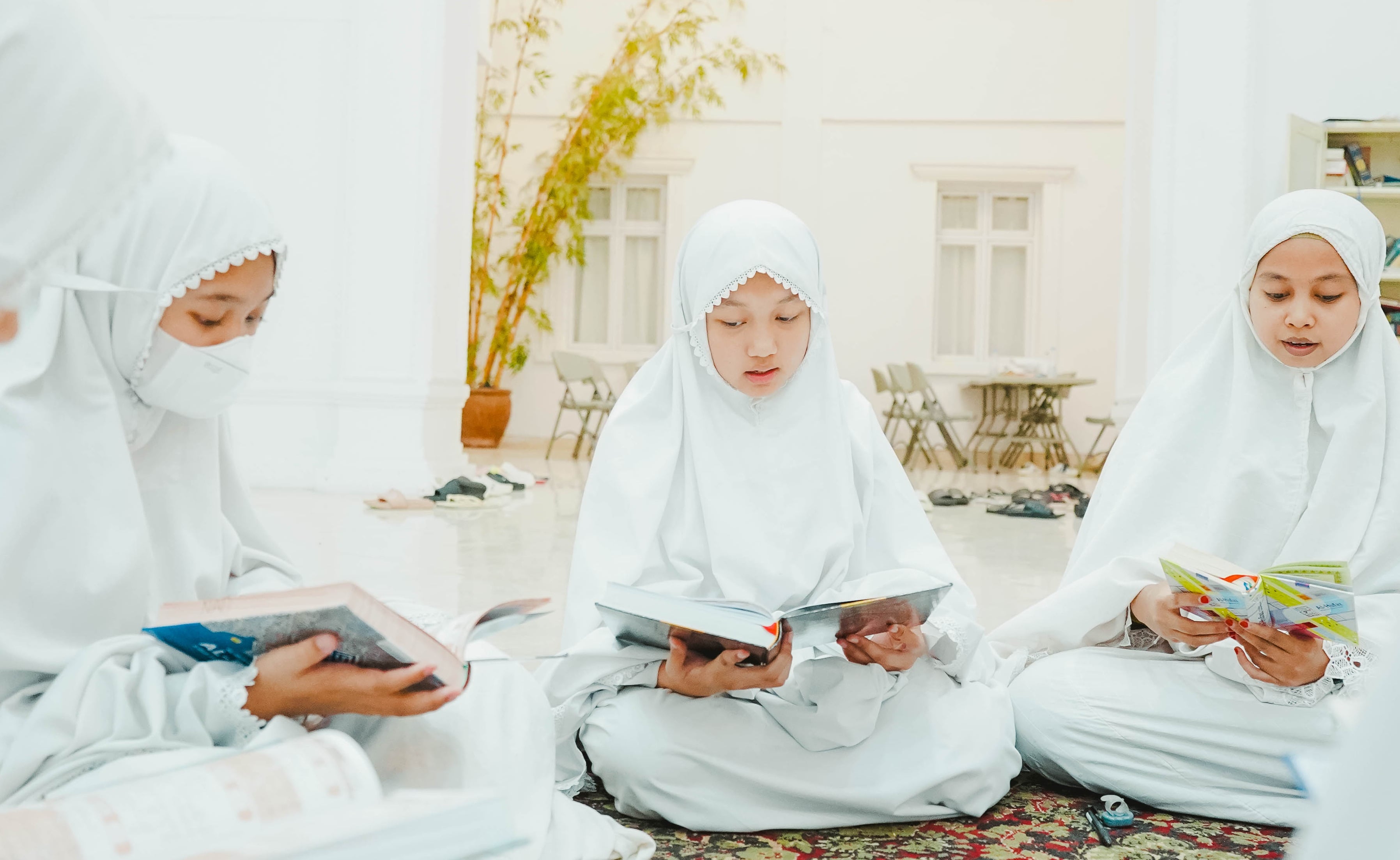 Mengapa Pendidikan Karakter Islami Penting untuk Gen Z