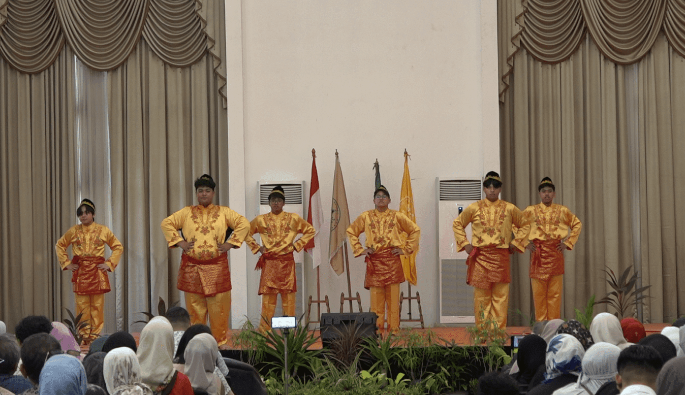 Prosesi Pelepasan Siswa-Siswi IIEC untuk Overseas Program 2025