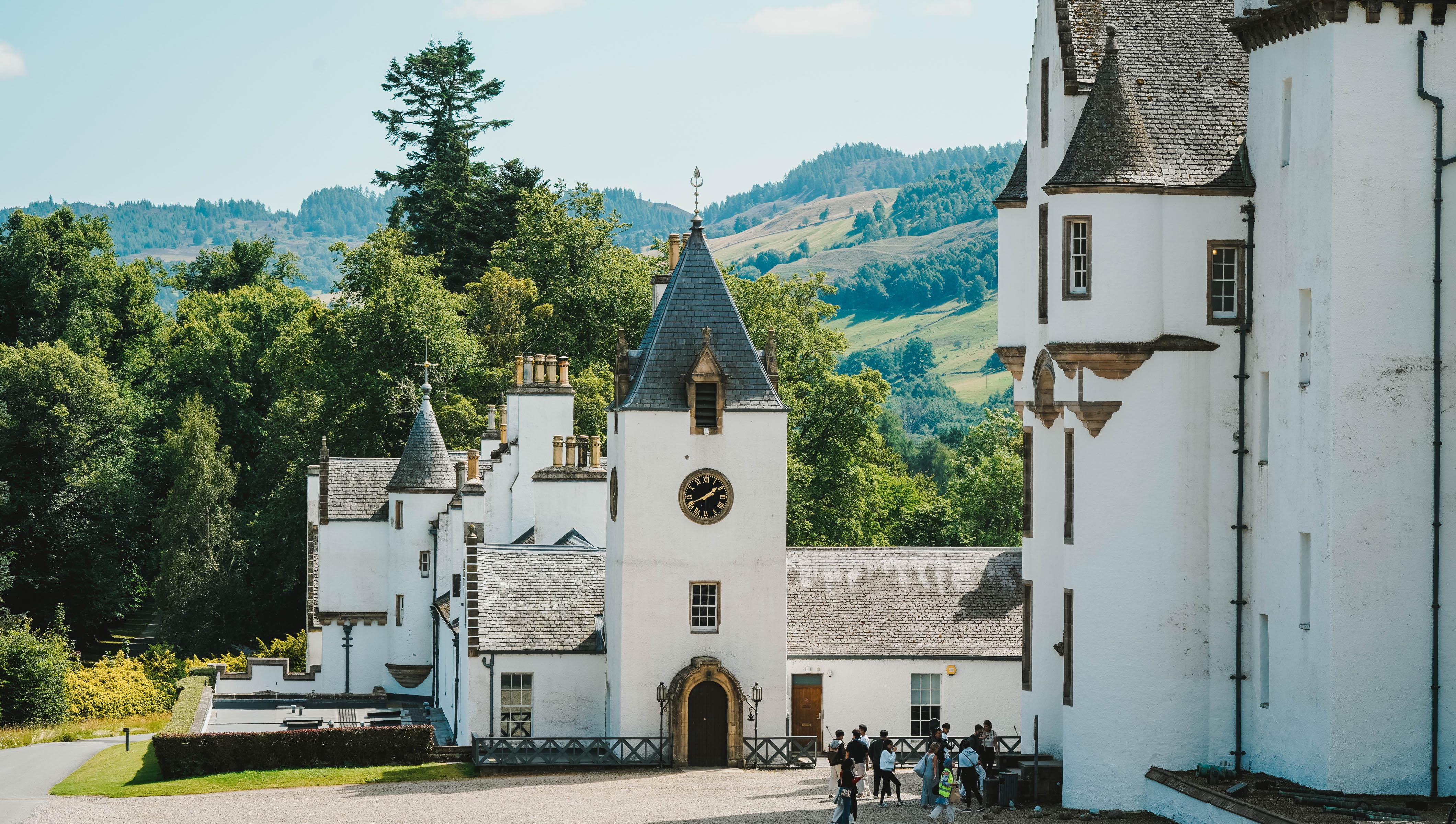 Potet Kunjungan Siswa IIEC ke Jantung Budaya Skotlandia